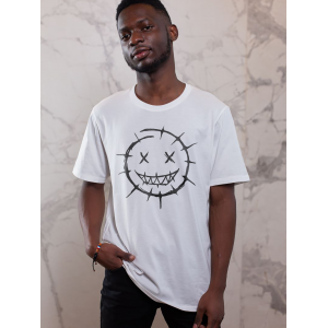 Tricou cu zâmbet înțepător